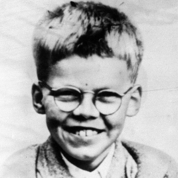 Ian Brady, el sádico asesino en serie que conmocionó a Reino Unido al matar a 5 niños con la ayuda de su mujer 5 96075478 mediaitem86370586
