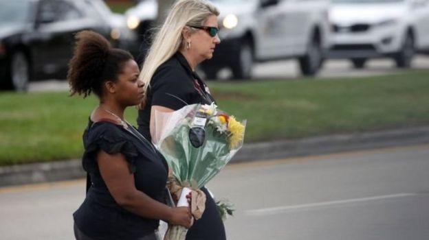 இறந்தவர்களுக்கு அஞ்சலி