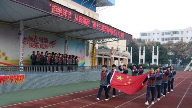聖誕到來　中國小學生卻在喊「拒絶洋節」？