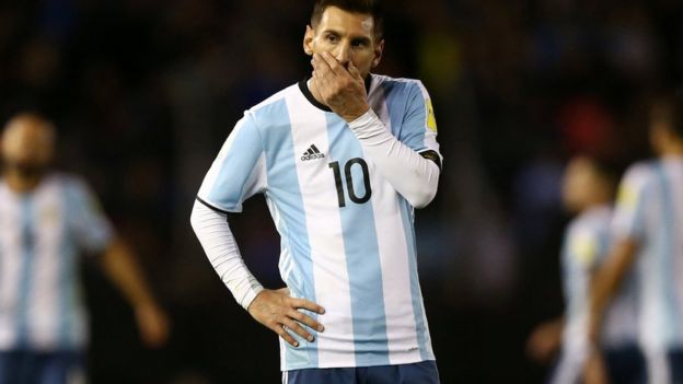 استمرار تعثر الأرجنتين في تصفيات كأس العالم _97697450_041487864-1