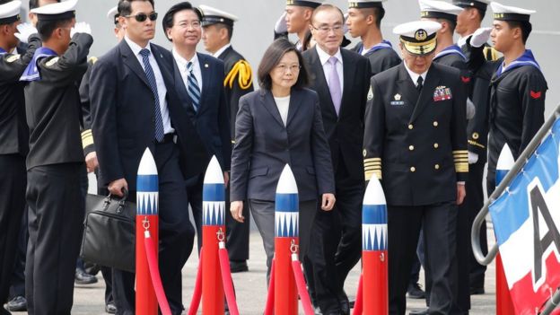 3月21日台灣總統蔡英文視察高雄左營海軍基地