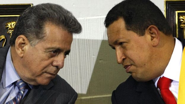 Isaías Rodríguez (izquierda) con Hugo Chávez