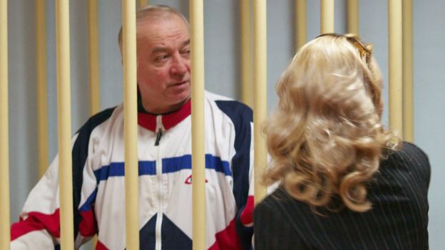 Sergei Skripal habla con su abogada desde una celda en agosto de 2006. (Foto: Corte Militar Distrital de MoscÃº/ TASS)