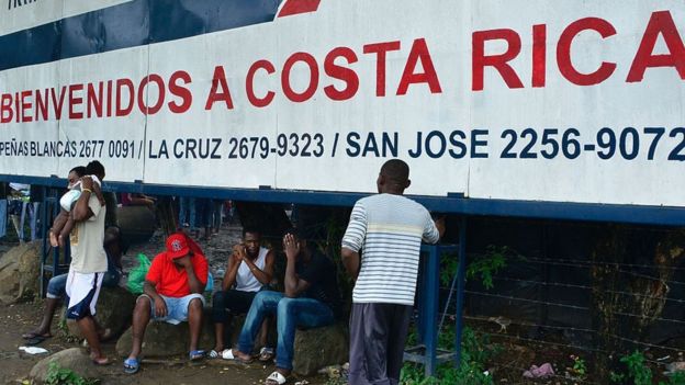 Migrantes en la frontera entre Nicaragua y Costa Rica