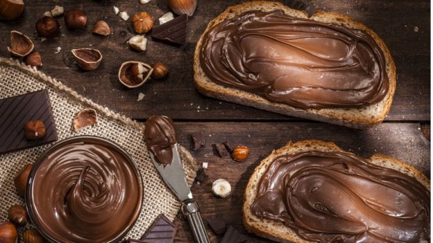 pães com Nutella e avelãs