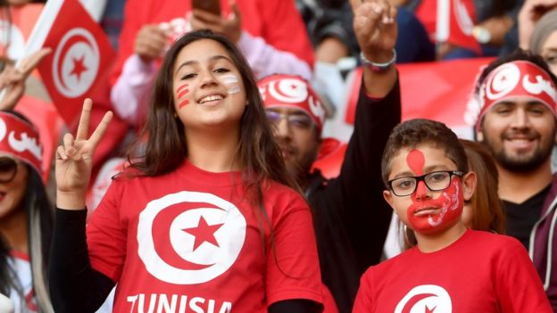 تأهل تونس والمغرب إلى نهائيات كأس العالم في روسيا 2018 _98714009_hi042939457