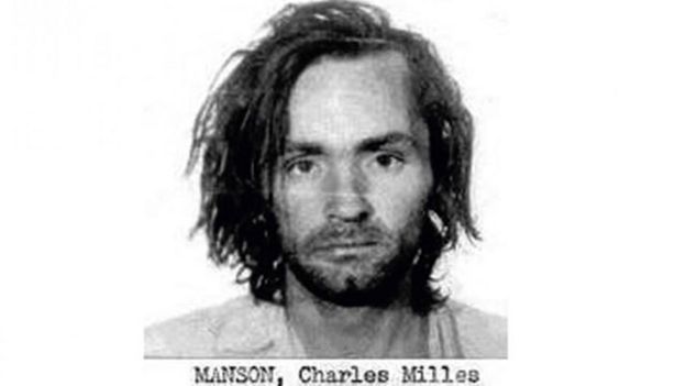 Charles Manson cuando fue internado en la cárcel de San Quintín, 1969. (Foto: Departamento de Correccionales y Rehabilitación de California)
