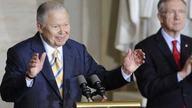 Edward Brooke speaking in 2009 during a ceremony where he was awarded the Congressional Gold Medal.