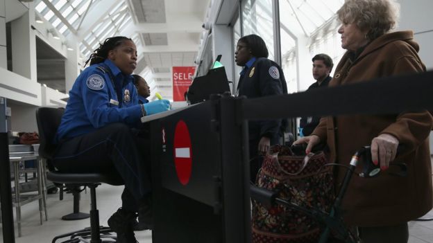 Un control de seguridad de vuelos en EE.UU.