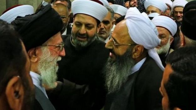 مولوی عبدالحمید و آیت‌الله خامنه‌ای در دیدار 