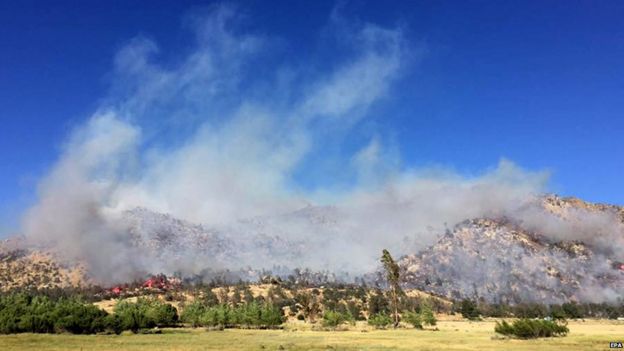 Fire spreads near Lake Isabella, California, USA, 23 June 2016, Kern County Fire Department handout