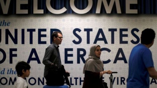 விமானத்தில், மடிக்கணினிகளுக்கான தடையை நீக்கி, கடுமையான விதிகளை அறிமுகப்படுத்தியது அமெரிக்கா