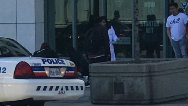 Polisi mjini Toronto wakichunguza tukio la kuuawa kwa watu na Lori