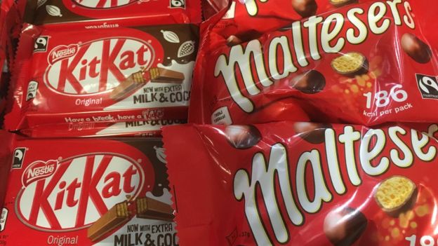 Батончики KitKat и шоколадные драже Maltesers