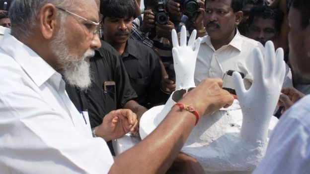 வடமாகாண முதலமைச்சர் விக்னேஸ்வரன்