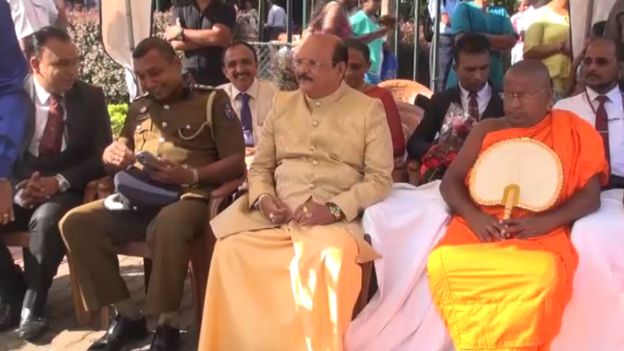 ලෝක වාර්තාව පිහිටුවීමේ අවස්ථාවට එක්ව සිටි මධ්යම පළාතේ මහ ඇමති සරත් ඒකනායක