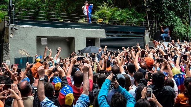 Leopoldo López y sus seguidores