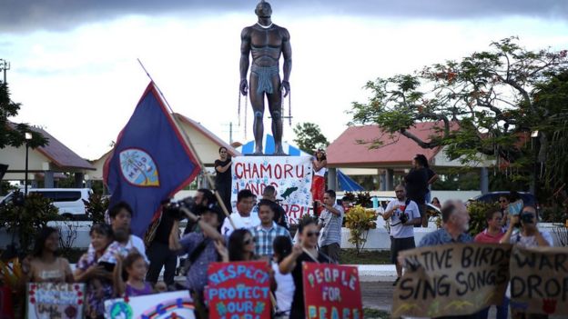 Manifestación pacifista en Guam.