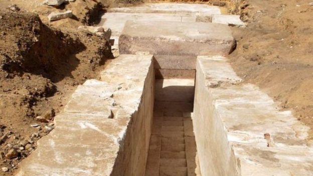 ஆரம்ப அகழ்வில் வெளிப்பட்ட நடைபாதை பகுதி