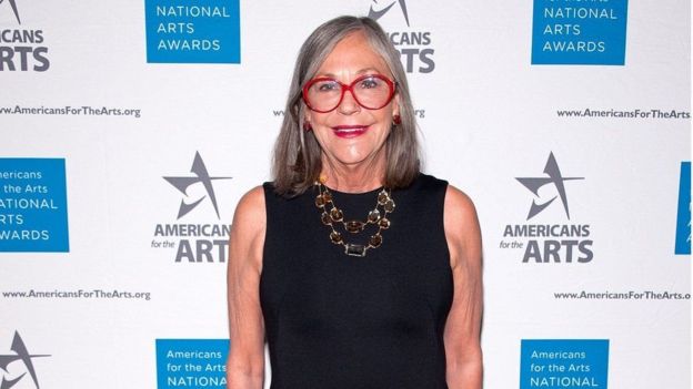 கலையின் மீதிருந்த ஆர்வத்தின் காரணமாக Crystal Bridges Museum of American Art-ன் தலைவராகவும் உயர்ந்தார்.