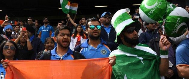 இந்தியா -பாகிஸ்தான் இடையேயான கிரிக்கெட் போட்டிகள் இரு நாட்டு மக்களின் கவனத்தையும் அதிக அளவில் ஈர்க்கின்றன