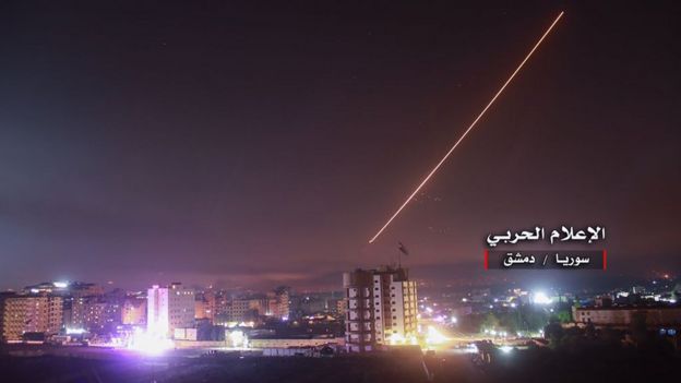 Imágenes del ataque israelí en el cielo de Damasco, Siria.