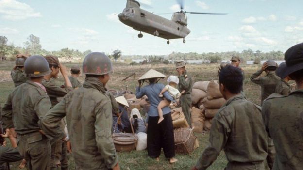 Quân lực VNCH sơ tán dân khỏi Bến Súc, Dầu Tiếng năm 1967 - hình tư liệu