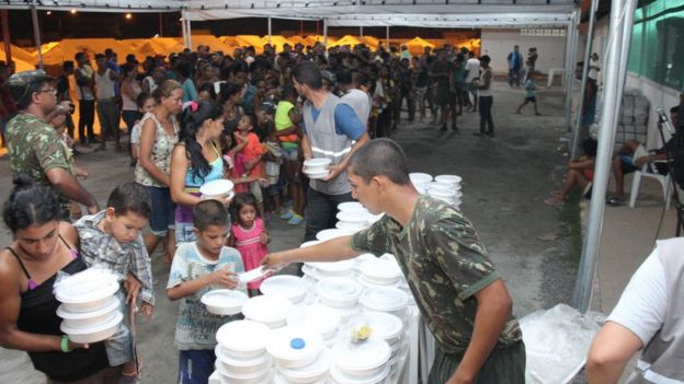 Venezuelanos em abrigo de Nova Canaã