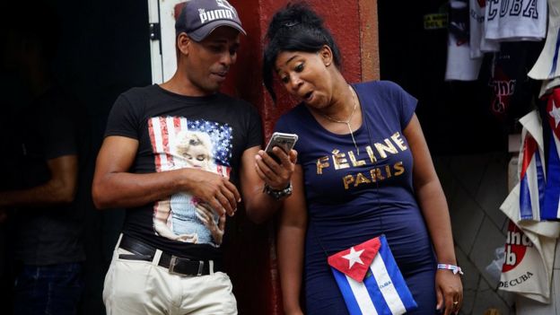 Vendedores cubanos em Havana