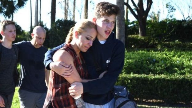 பள்ளியில் நடந்த துப்பாக்கிச்சூடு