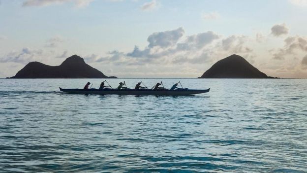 الموقع المعزول للجزر جعل سكانها يقيمون وزناً كبيراً لعلاقات الاحترام بينهم