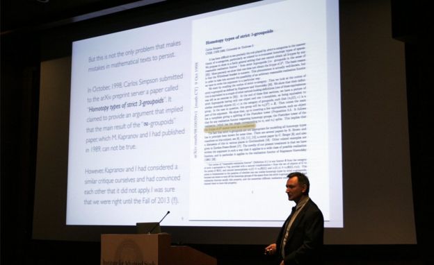 Voevodsky durante una conferencia (Foto: Amy Ramsey/IAS, Princeton)