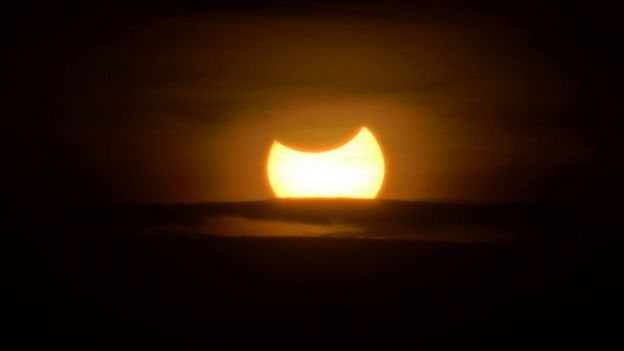 Eclipse híbrido