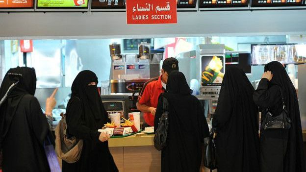 _98094779_160422143743_saudi_women_624x351_afp_nocredit.jpg