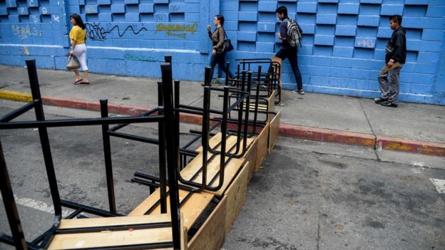 Calle bloqueada en Venezuela