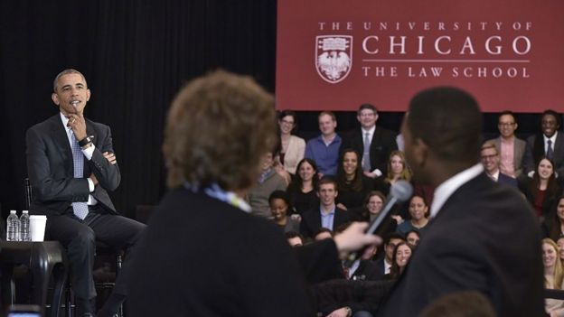  Eski ABD Başkanı Barack Obama da Chicago Üniversitesi'ni ziyaret etmişti. 