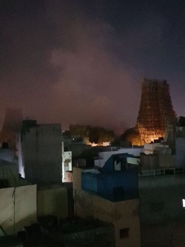 மதுரை மீனாட்சியம்மன் கோயில் தீ விபத்து