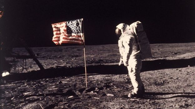 Neil Armstrong na lua