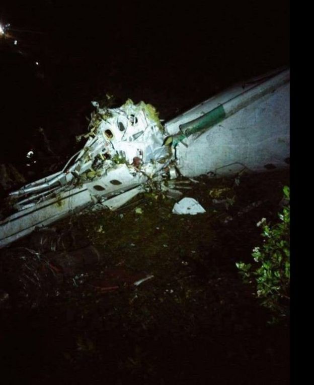 Destroços de avião com equipe da Chapecoense