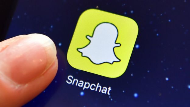 Un ícono de Snapchat en un móvil