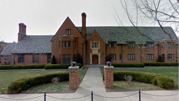 La casa de la fraternidad Beta Theta Pi en la universidad de Penn State.