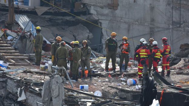 Operativos de rescate en colonia Roma, en la Ciudad de México