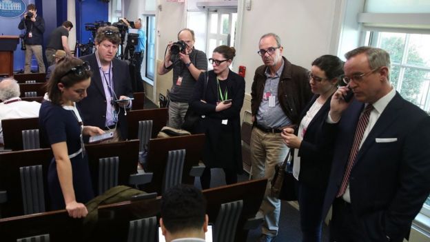 Reporteros en la sala de prensa de la Casa Blanca.