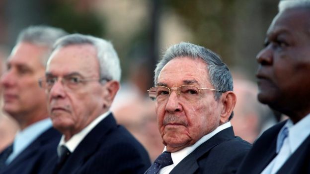 Rául Castro y otros dirigentes cubanos.