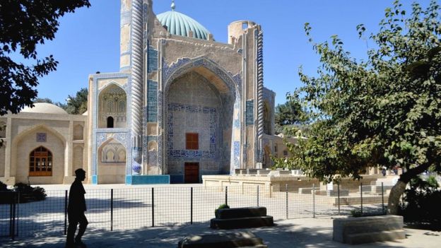 تصویری از مسجد خواجه ابو نصر پارسا