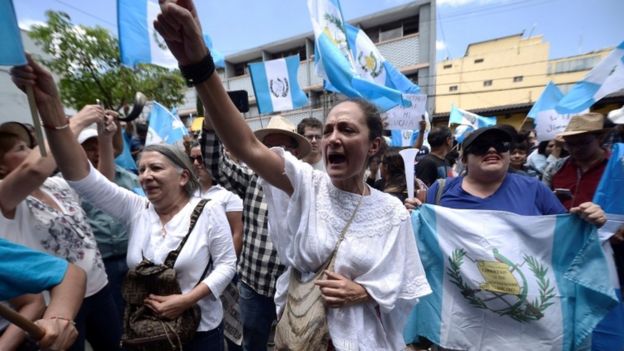 Demonstrators protest against Guatemalan President Jimmy Morales outside Guatemala's Constitutional Court in Guatemala City, Guatemala, August 27, 2017