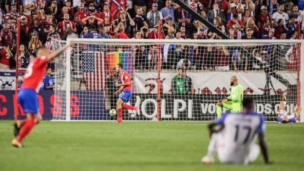 Marcos Ureña celebra su gol