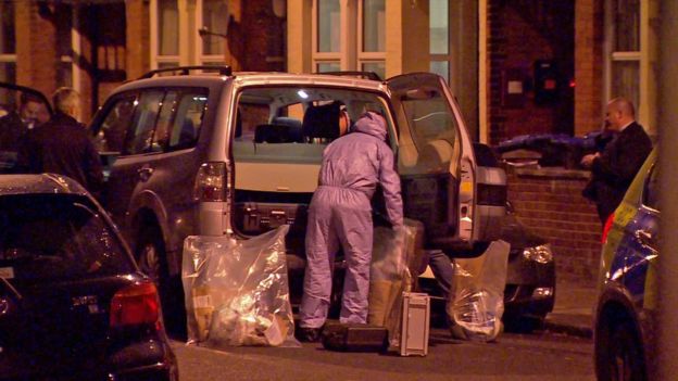 London: Police foil 'active terror plot'