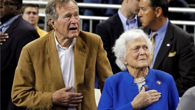 George H.W. Bush y Barbara Bush.