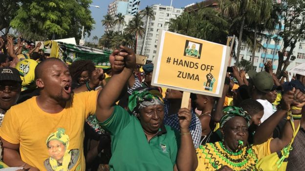 Zuma supporters in Durban with a "Hands off Zuma" placard, 6 April 2018